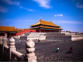 “本周六故宫门票全约满，热门景点预约告急！”